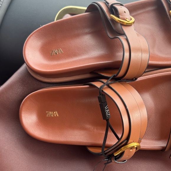 Zara Women's Tan Sandals with Gold Accents - Picture 8 of 9